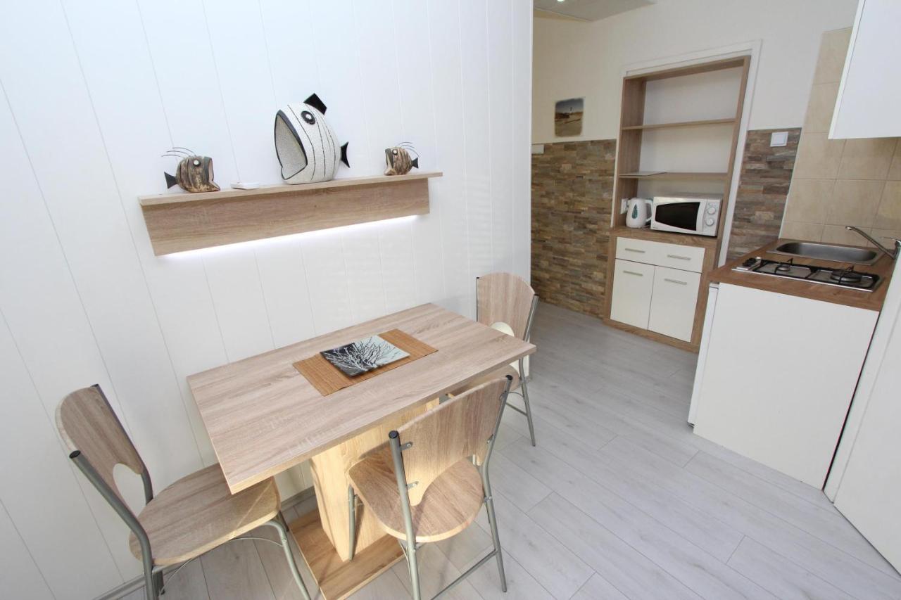 Apartments And Room Eva Rovinj Exterior foto
